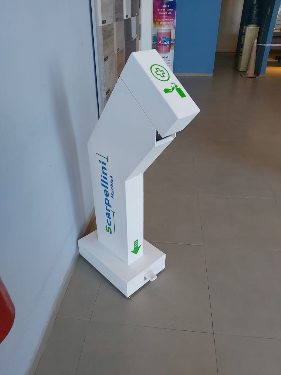 Formosa: crean un dispenser mecánico de alcohol en gel