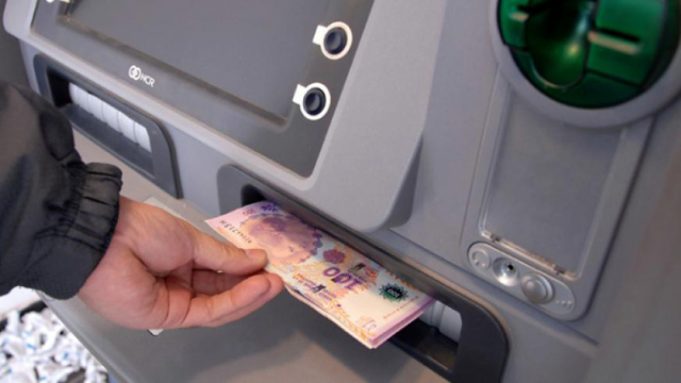 Comienza este lunes el pago escalonado de las pensiones sociales
