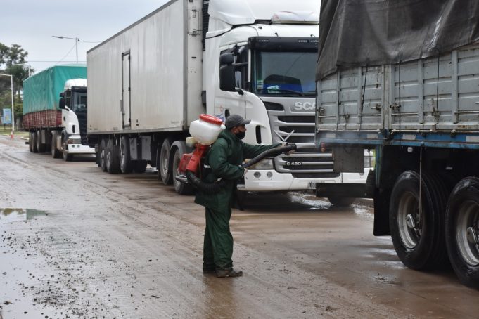 Cosenza explicó el protocolo para los camiones de carga en el interior