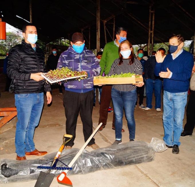 Pirané: Vicegobernador entregó insumos a productores con proyectos agrícolas familiares