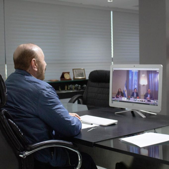Vuelta a clases presenciales: Insfrán en videoconferencia con Trotta