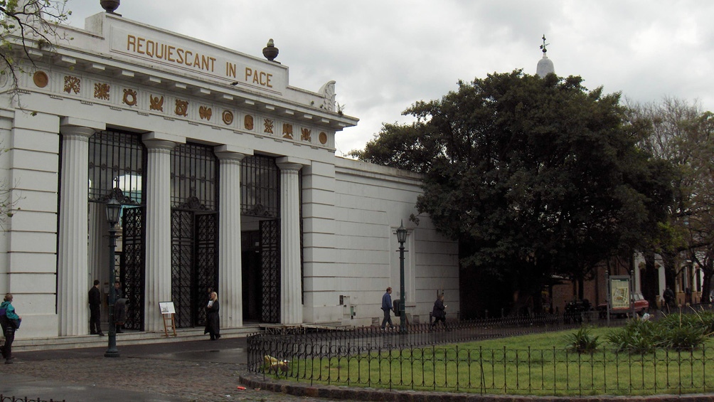 Habilitan desde este lunes cementerios, hoteles, garajes y cine publicitario