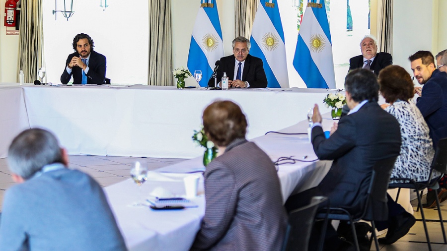 Cuarentena: el Presidente recibe al comité de expertos que asesora en la pandemia