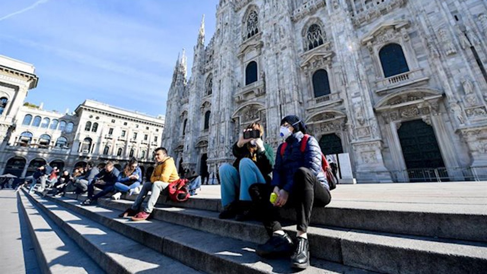 ITALIA. El ministro de Salud a los jóvenes: «Tengan cuidado, son el principal vehículo de contagio»