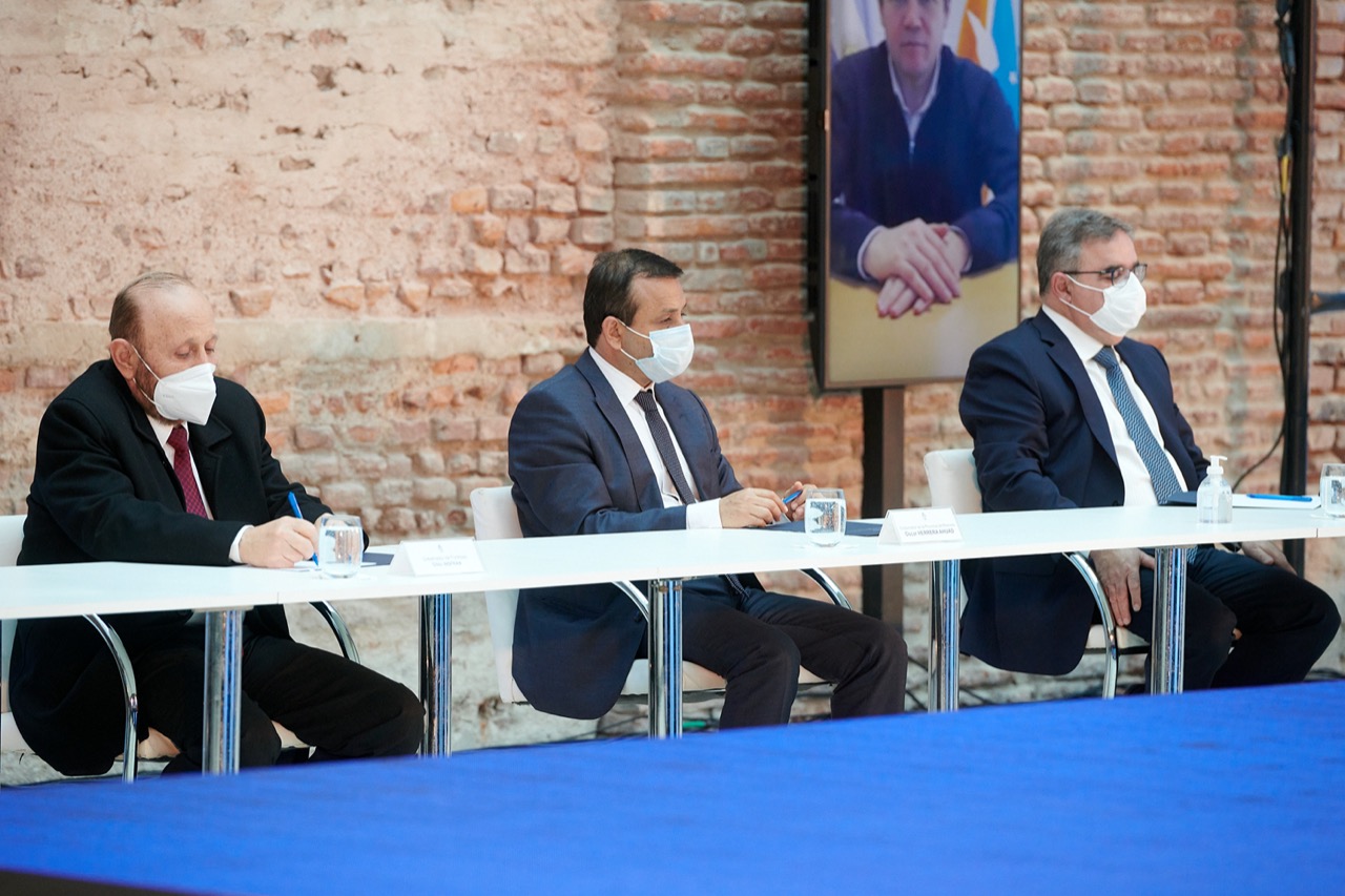 Insfrán participó del acto donde el Presidente anunció que el canje de deuda fue del 93,5%