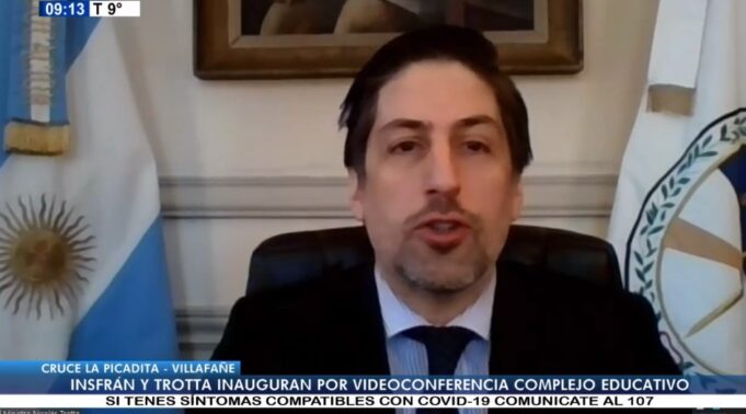 Trotta: “En esos techos azules reafirmamos el compromiso de una educación transformadora”