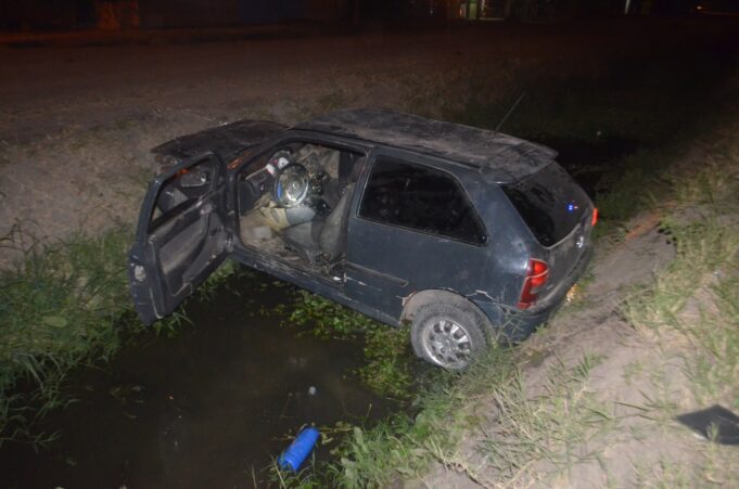 Un hombre falleció horas después de haber despistado y caído con su vehículo en un zanjón