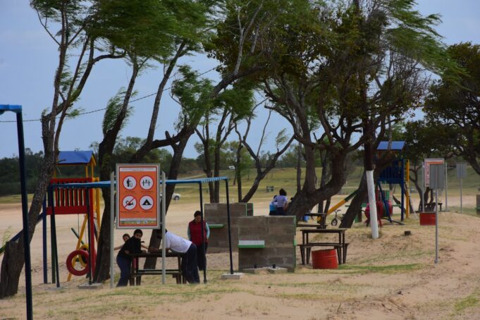 Las familias eligieron Laguna Oca para un rato de esparcimiento