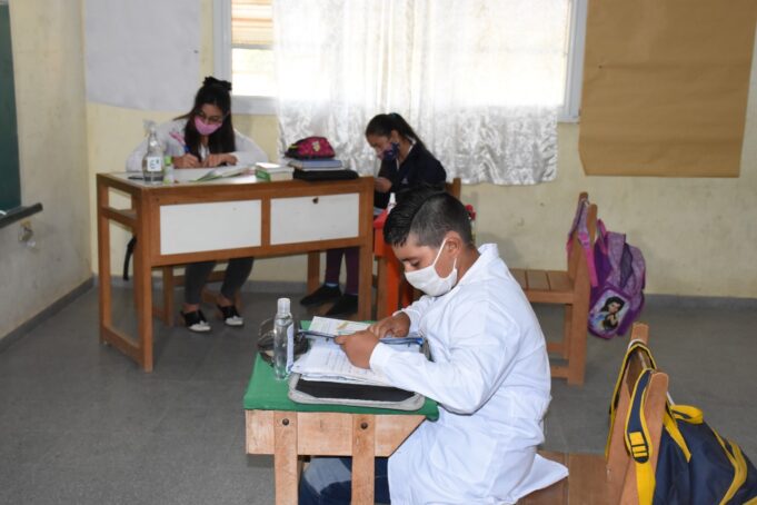 Alegría en la escuela de Colonia Loma Hermosa por la vuelta a clases presenciales