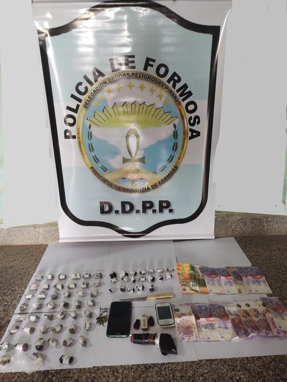 Secuestran droga y apresan a cuatro personas