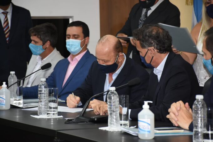 En Palo Santo destacaron firma de convenio por pavimentación de ruta provincial N°23