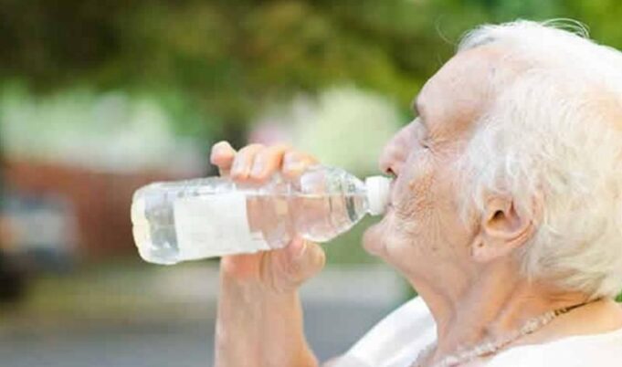 Instan a extremar cuidados de bebés y adultos mayores para evitar golpes de calor