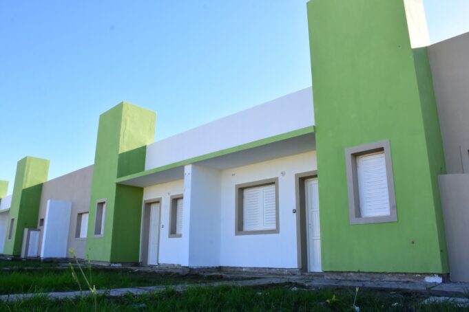 Gildo Insfrán anunció el llamado a licitación para la construcción de 678 viviendas