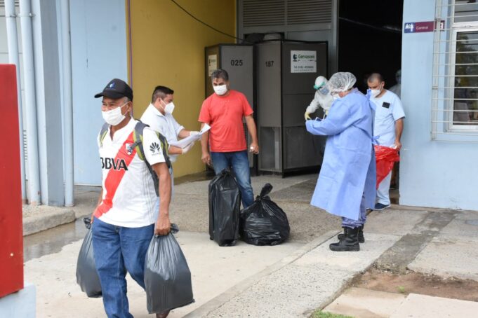 Continúan saliendo “de alta” pacientes que vencieron al coronavirus