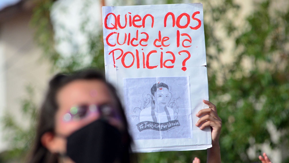 Femicidas de uniforme