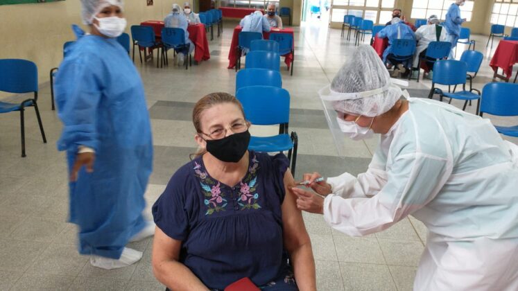 Clorinda: Reprograman para este viernes la vacunación de adultos mayores