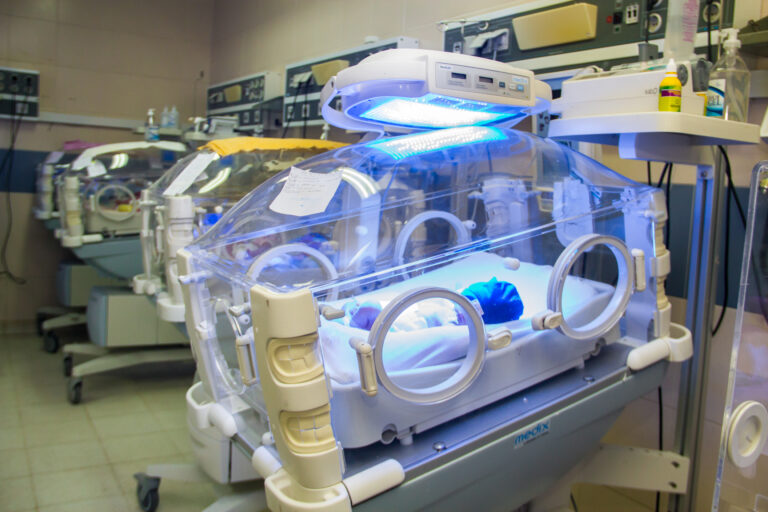 Neonatología del Hospital de la Madre y el Niño: un servicio de alta calidad humana y profesional para los niños y sus familias