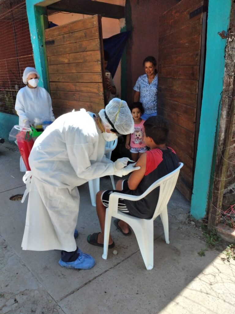 Vacunación HPV para niñas y niños de 11 años es acompañada por testeos de coronavirus