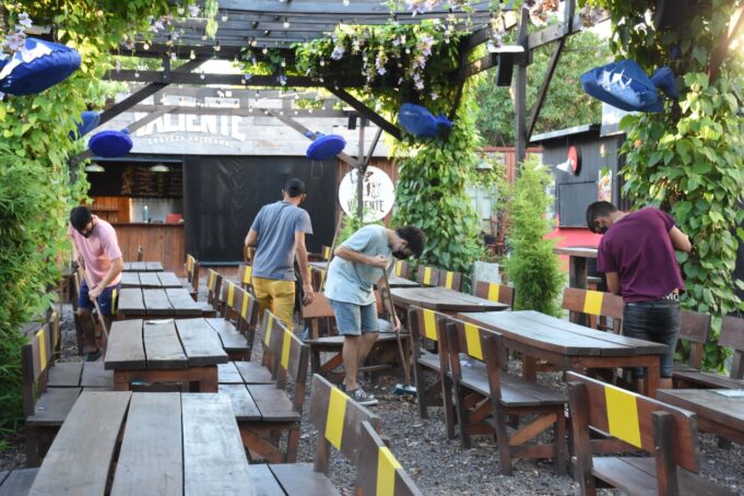 Bares y restaurantes ultiman detalles para la reapertura en Formosa Capital
