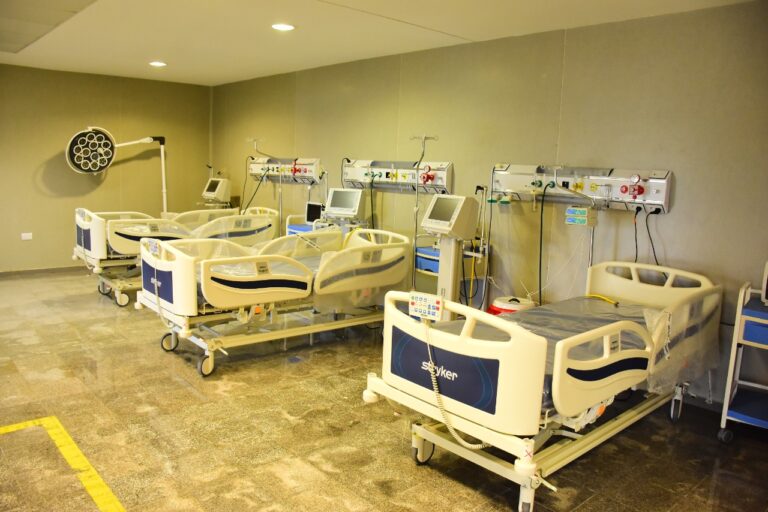Once pacientes con coronavirus permanecen en terapia intensiva