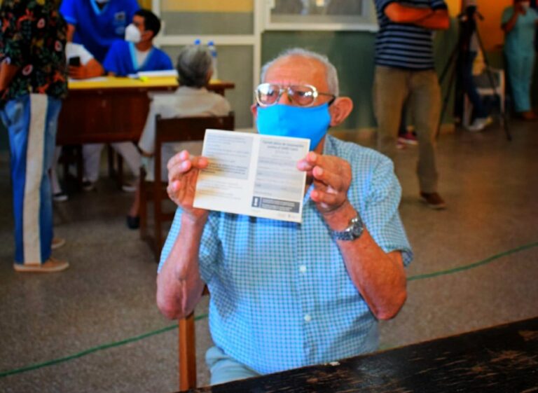 Destacan el avance de la vacunación a la población de mayor riesgo al virus