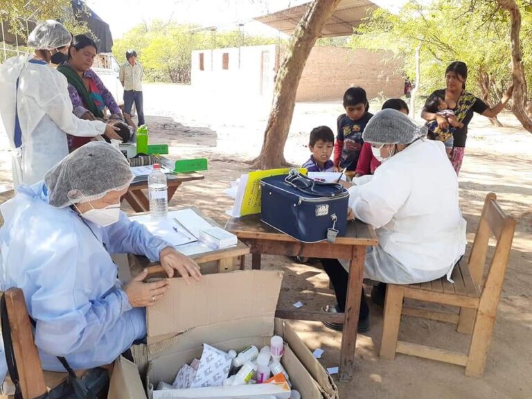 Equipos sanitarios cuidan la salud de poblaciones indígenas del oeste