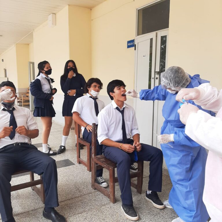San Martín 2: Hisopados en escuela secundaria