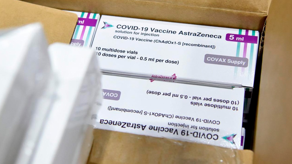 AstraZeneca admitió el «retraso» en la entrega y prometió «cumplir en el primer semestre»