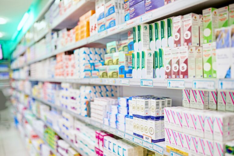 Intensifican controles de las farmacias de turno en toda la provincia