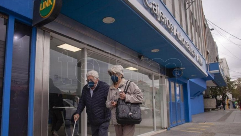 Cobran los jubilados y pensionados con ingresos de hasta $23.120 y DNI terminado en 8 y 9