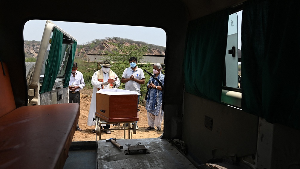 India reportó un récord de más de 4.000 muertos por coronavirus en 24 horas