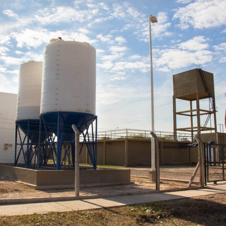 Formosa firmó convenios para nuevas obras hídricas de saneamiento