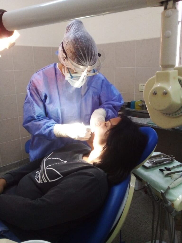 Servicio de odontología disponible cada semana para las familias de La Pantalla