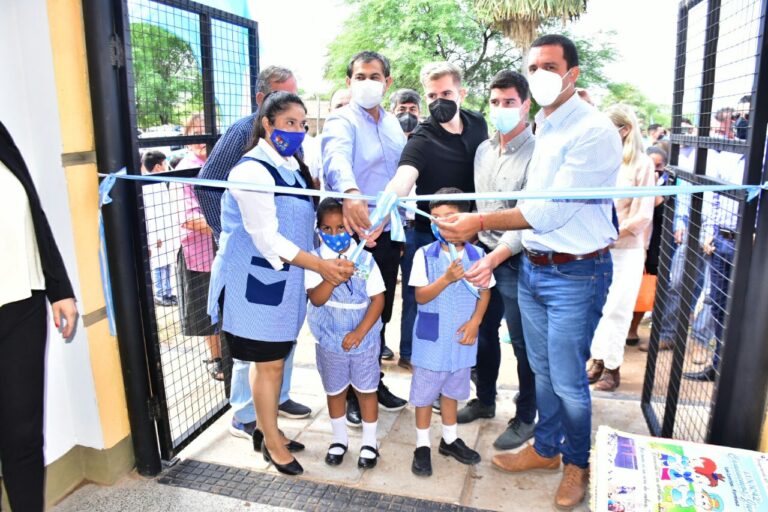 Solís inauguró nuevas obras educativas y de salud en el tercer día de su gira en el interior