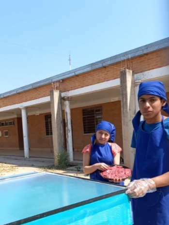 Secador Solar fabricado en la E.A.P. N°10 de El Quebracho