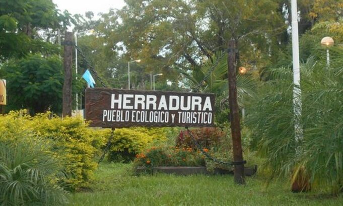 Herradura con ocupación plena durante todos los fines de semana