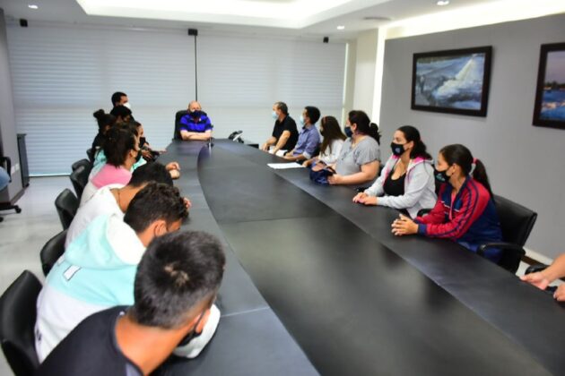 Estudiantes de Palma Sola conocieron la Capital: Visitaron instituciones y fueron recibidos por el Gobernador