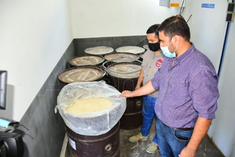 Nutrifor recibió el primer cargamento de harina de algarroba