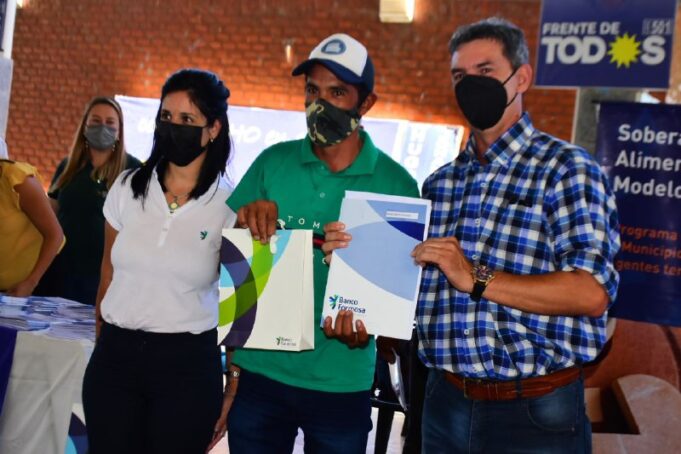Riacho He-Hé: Entregaron tarjetas de débito del Banco Formosa a 90 productores de Consorcio Paippero