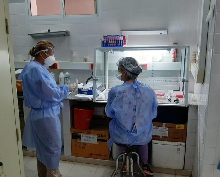 Reportaron un fallecimiento por coronavirus y 1.390 nuevos contagios