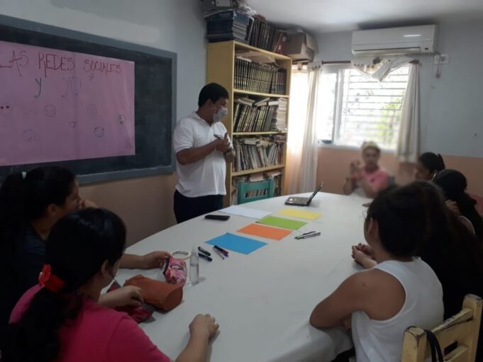En las residencias socioeducativas dictan capacitaciones y talleres