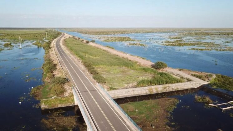 El agua del Pilcomayo ya ingresó al Bañado La Estrella, indicó De Vido