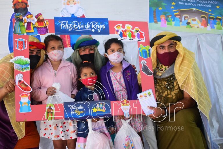 Con la entrega de juguetes, las escuelas de toda la provincia fueron el epicentro del Día de Reyes