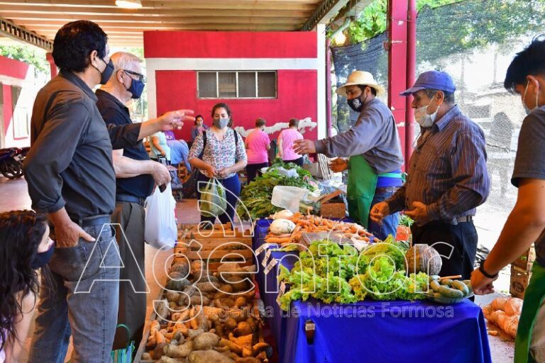 Buenas ventas en la feria paippera del barrio La Paz