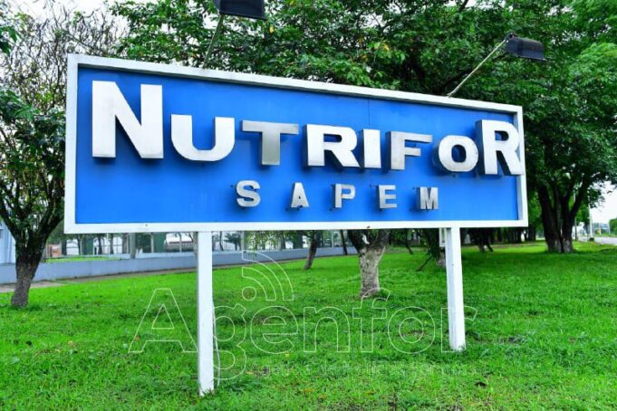 Nutrifor incorporó nueva envasadora rotativa de potes PET