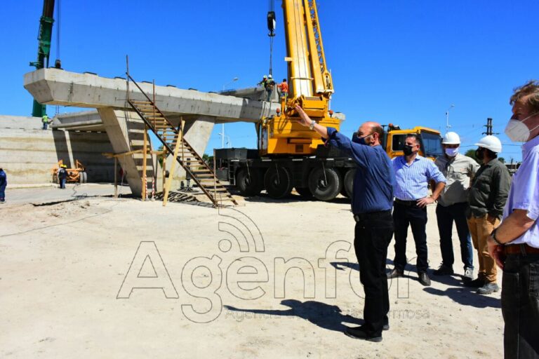 El gobernador Insfrán recorrió la obra del viaducto sobreelevado