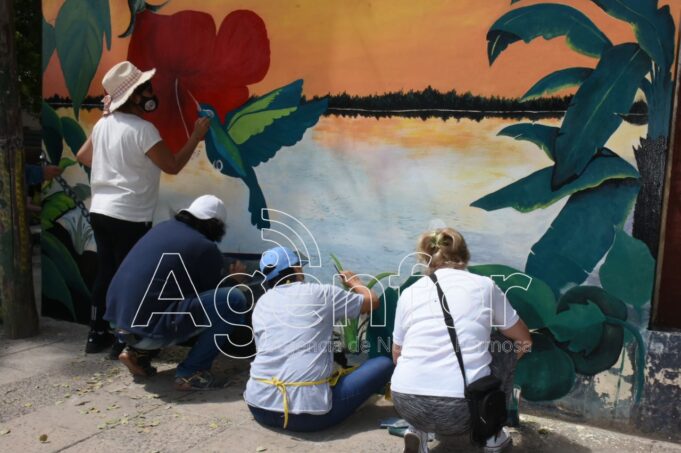 Inició el programa Restauración de Murales en la ciudad capital