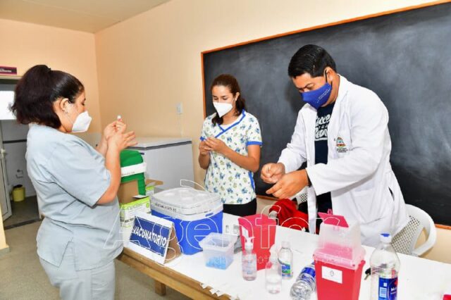 COVID-19: Dosis de refuerzo en varias localidades del interior
