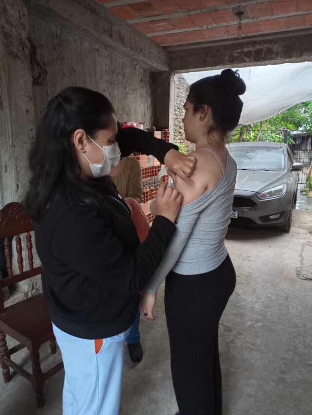 Reiteraron el llamado a la población a recibir las vacunas COVID y antigripal