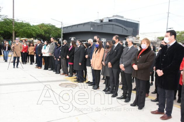 Conmemoraron el Día del Graduado en Ciencias Económicas con un acto en el Mástil Municipal